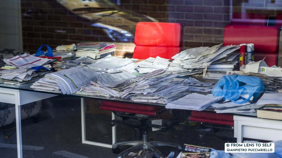 © FROM LENS TO SELF | GIANPIETRO PUCCIARIELLO | Messy Room © FROM LENS TO SELF | GIANPIETRO PUCCIARIELLO | Light windows